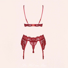 Charger l&#39;image dans la galerie, Sublime ensemble de lingerie en dentelle de couleur rouge rubis pour femme.
