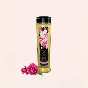 Huile de massage de la marque Shunga au doux parfum de pétales de rose.