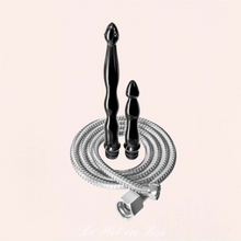 Charger l&#39;image dans la galerie, Kit de lavement intime à utiliser dans la douche ou dans votre bain confortablement de la marque Showerplay.
