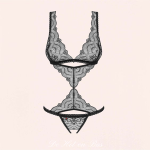 Ce joli body en dentelle noir est ouvert à l'entrejambe pour un look sexy de la collection Coralie.