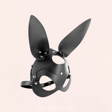 Charger l&#39;image dans la galerie, Le masque Bunny en simili cuir noir est idéal pour agrémenter vos tenues sexy.
