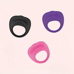 Le pack cockrings vibrants est composé de trois anneaux vibrants de couleurs différentes, noir, violet et rose.