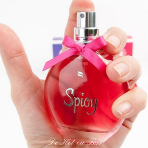 Découvrez tout l'art du parfum à travers une sélection de marques les plus prestigieuses de la parfumerie.