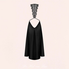 Charger l&#39;image dans la galerie, Une robe longue magnifique en satin et dentelle noire de la marque Obsessive disponible sur notre site en ligne De Hot en Bas pour femme.
