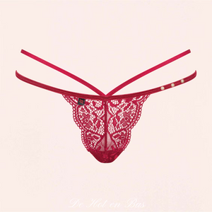 Vente string sexy en dentelle douce à motif de couleur rouge bordeaux pour femme de la marque Obsessive, disponible au meilleur prix sur notre loveshop discret en ligne.