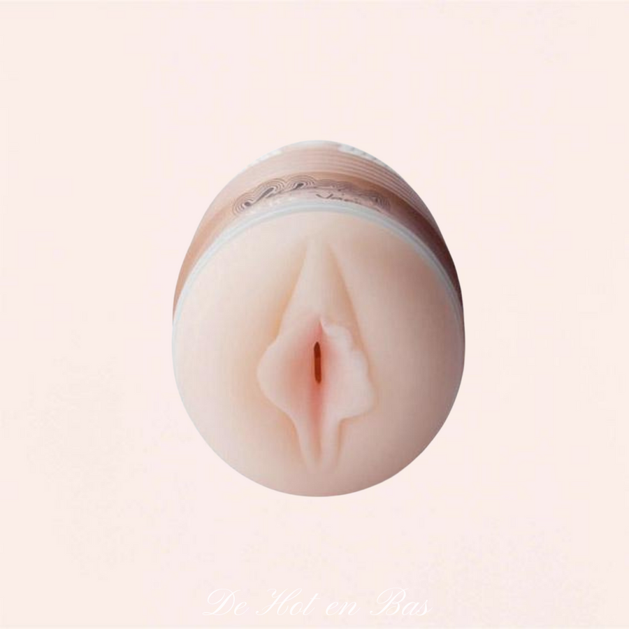 Le masturbateur Ripe Vagina est parfait pour le coffret solo pour lui. Il est fabriqué à partir de silicone très doux et contient un moteur puissant pour de fortes vibrations.