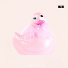 Charger l&#39;image dans la galerie, Le canard rose avec boa amovible est parfaitement doux.
