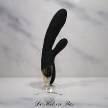 Charger l&#39;image dans la galerie, Ce vibromasseur rabbit My Queen 2 est notre premier sextoy en silicone chauffant de la marque Black Empire.
