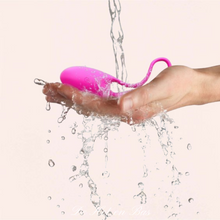 Charger l&#39;image dans la galerie, Cet oeuf vibrant rose est étanche il est composé d&#39;un silicone waterproof de haute qualité pour l&#39;emmener partout avec vous, même dans le bain et sous la douche !
